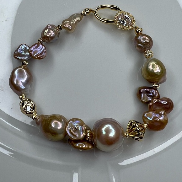 SOLD❌ Handmade High Quality Metallic Freshwater Edison Pearl Bracelet - Picture 2 of 2